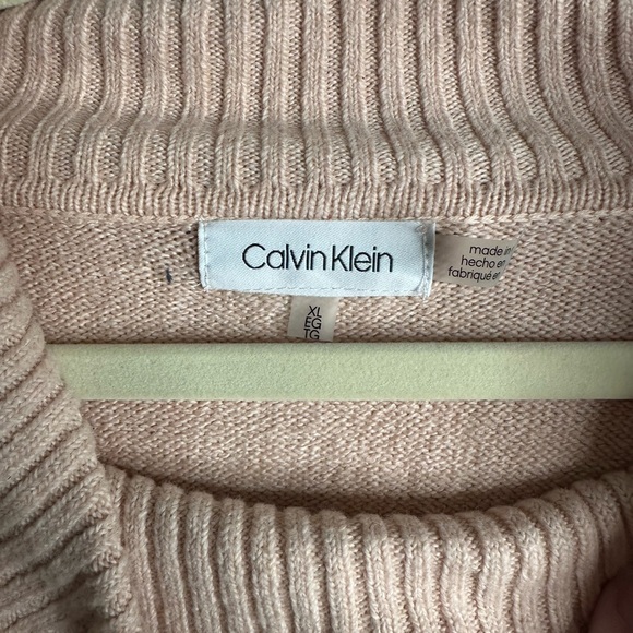 Calvin Klein cowl neck sweater
Light pink
Size XL - Picture 2 of 5
